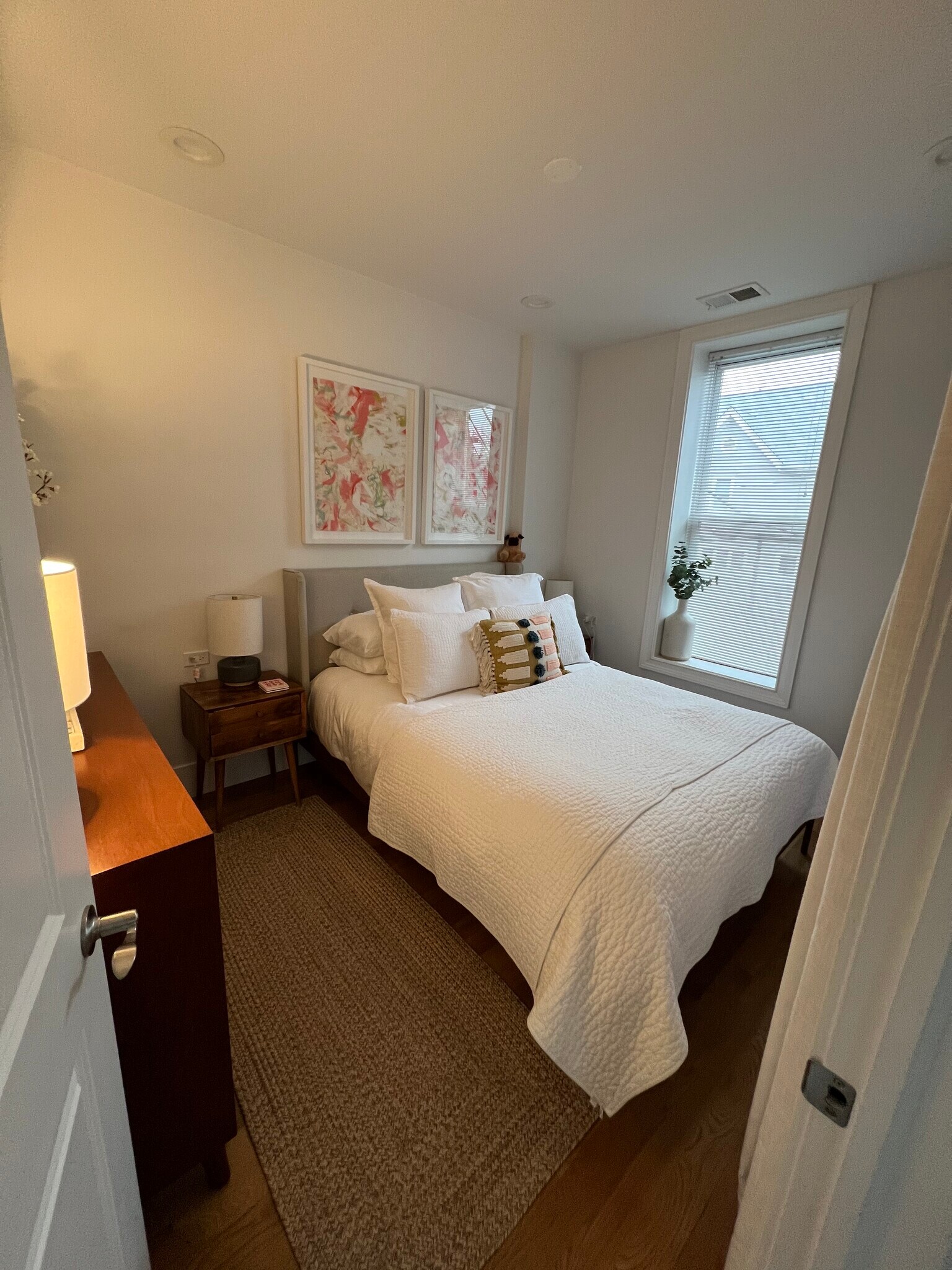 Building Photo - 2854 N Racine Ave