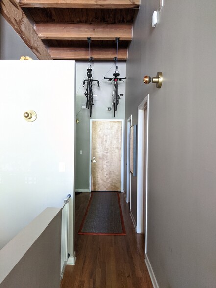 Main entrance hallway - 2201 W Wabansia Ave