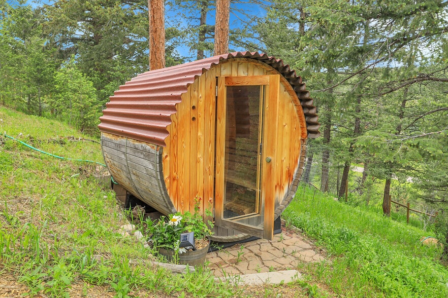 Shared Sauna - 30273 Conifer Rd