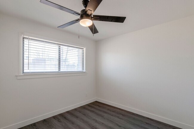 Building Photo - Amazing 6 Bed remodeled house at ASU