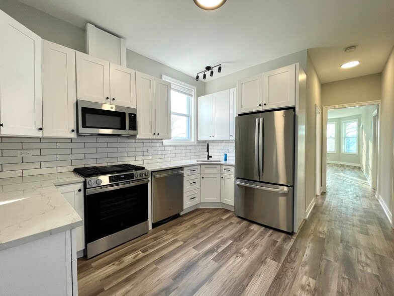 Building Photo - 2937 N Ashland Ave