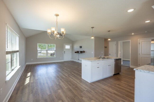 Building Photo - 7020 White Pine Ave