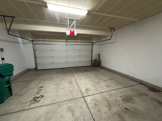 Building Photo - MOVE IN SPECIAL!!! 1/2 OF YOUR FIRST MONTH...