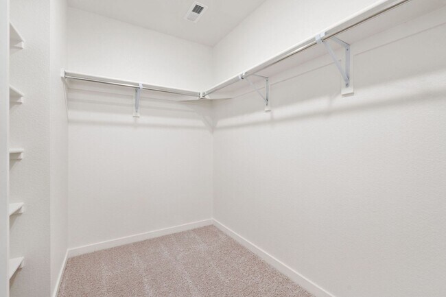 Building Photo - 3 bedroom, 2 1/2 bath home in Tailholt!