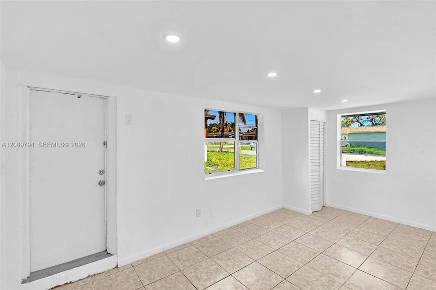 Building Photo - 4156 SW 49th Ct