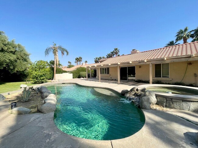 Building Photo - COMING SOON!!! GORGEOUS 3 Bedroom/2.5 Bathroom POOL Home Oasis Awaits in Regency Estates!!