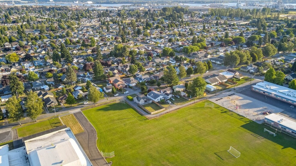 Building Photo - 2908 Hemlock St