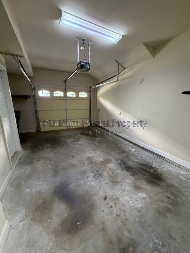 Building Photo - 221 16th St NW