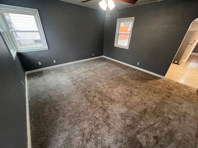 Building Photo - 2 bedroom home in Boone, fenced in yard, great for families!