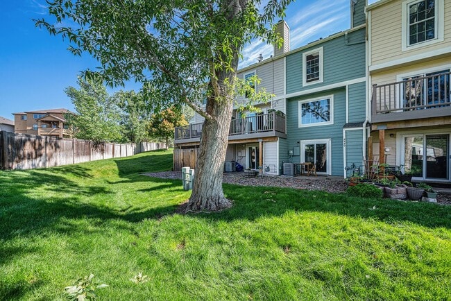 Building Photo - Aug 2025 - 2 Bedroom 1.5 Bathroom Townhome...