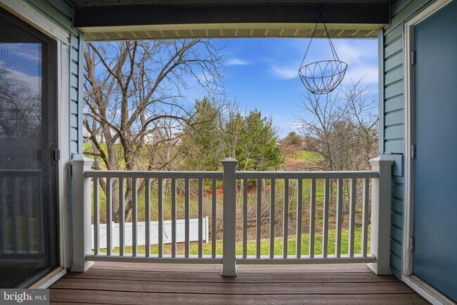 Building Photo - 496 Revere Dr