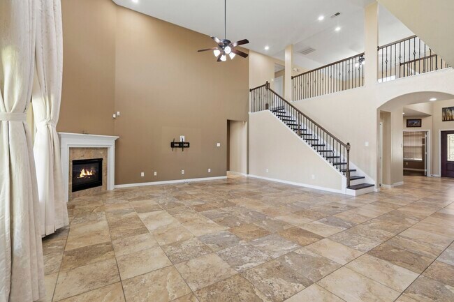 Building Photo - 25907 Foxrun Vista Dr