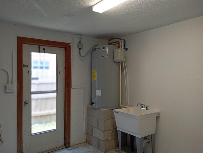 Building Photo - 5024 Miller Bayou Dr