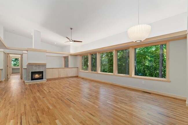 Building Photo - Modern Mountain Oasis