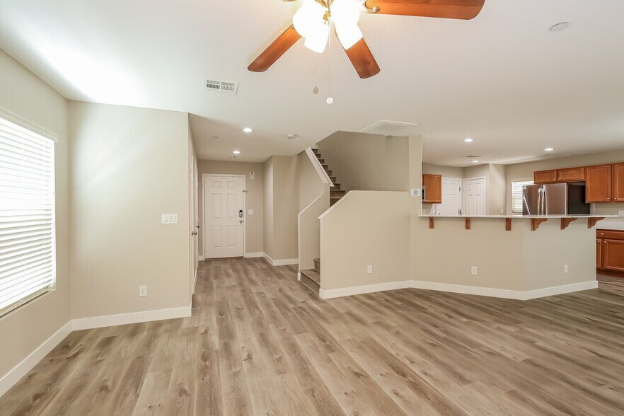 Building Photo - 9004 Tropical Tide Ct