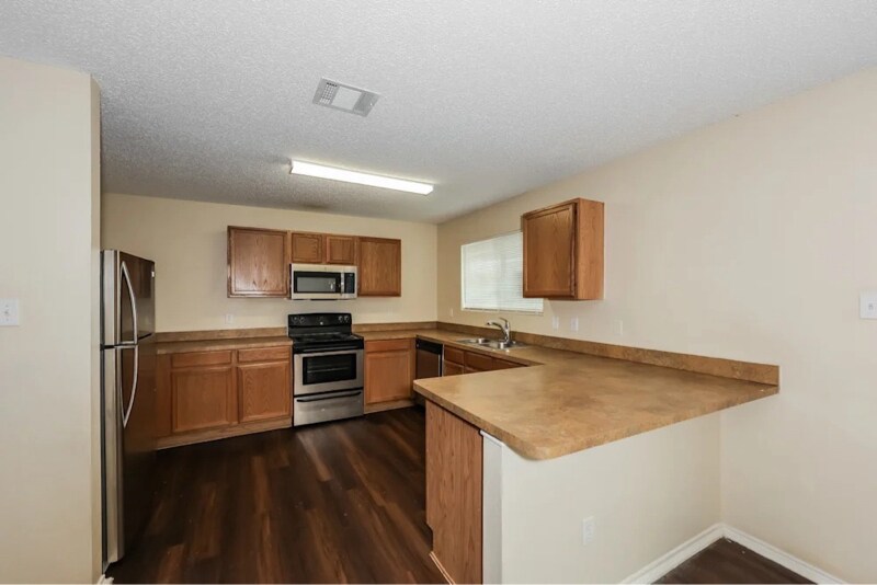 Building Photo - 308 Blairwood Dr