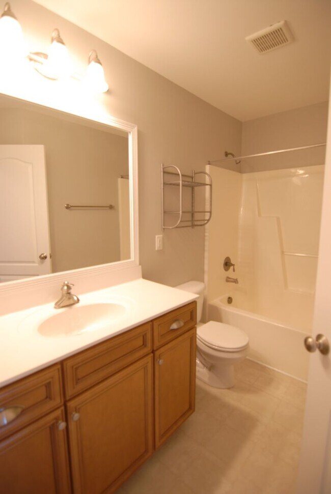 Building Photo - 4036 Comrie Ln
