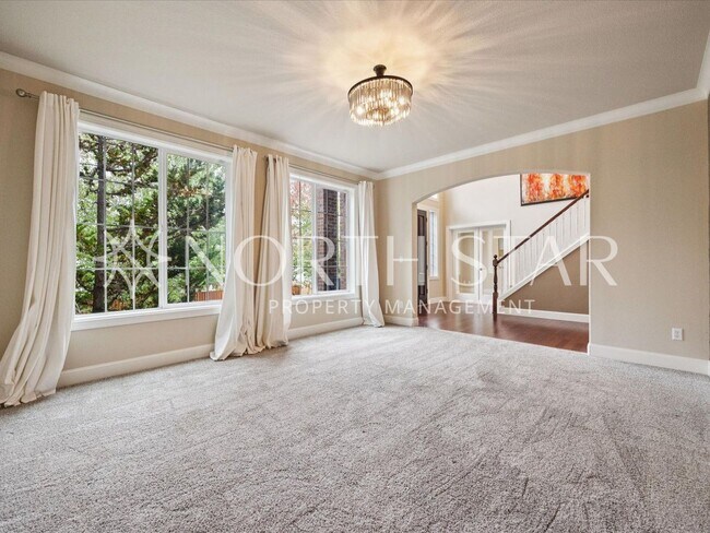 Building Photo - Tuscan Hills Traditional in Happy Valley