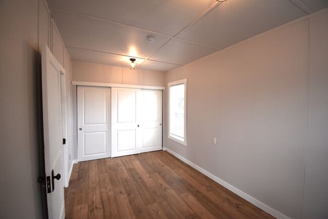Building Photo - A Cozy 1-Bedroom You’ll Love Coming Home To!