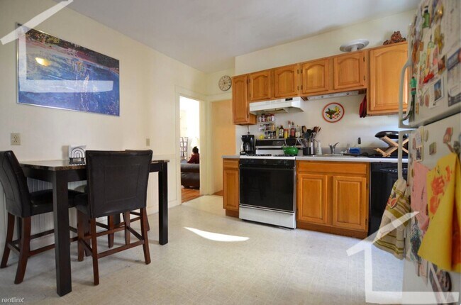 Building Photo - Sunny Allston 3-Bed/1-Bath for 9/1