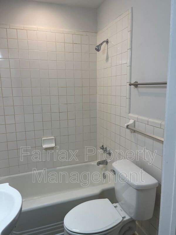 Building Photo - 1212 N Miami Blvd