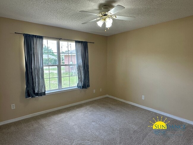 Building Photo - Charming 3-Bedroom Home in Hidden Estates Minutes from Navarre Beach!
