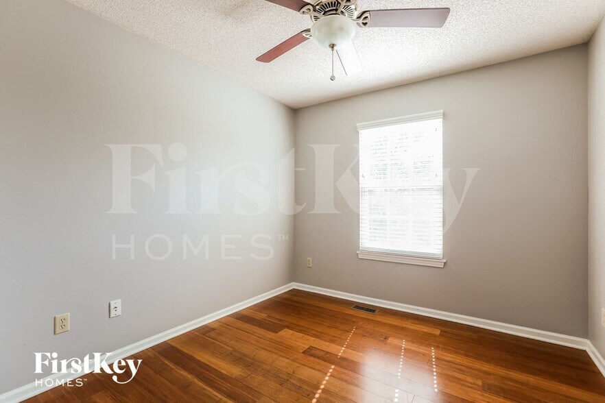 Building Photo - 17614 W 111th Terrace