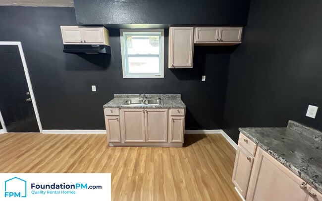 Building Photo - 1191 Sylvan St