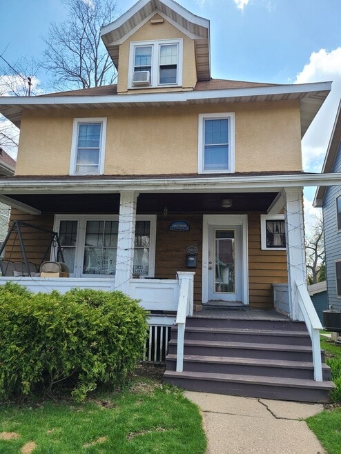 Building Photo - 2019 Monroe St