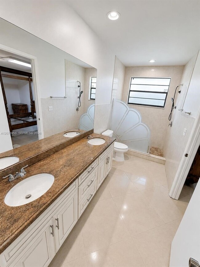 Building Photo - 8142 Silver Palm Ct