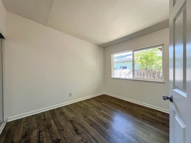 Building Photo - 1644 F St