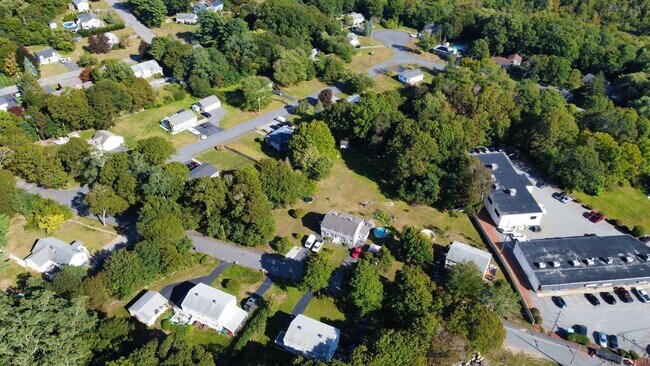 Building Photo - 3 Tufts Ln