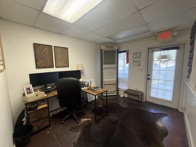 Building Photo - 23063 Texas 46STE 1