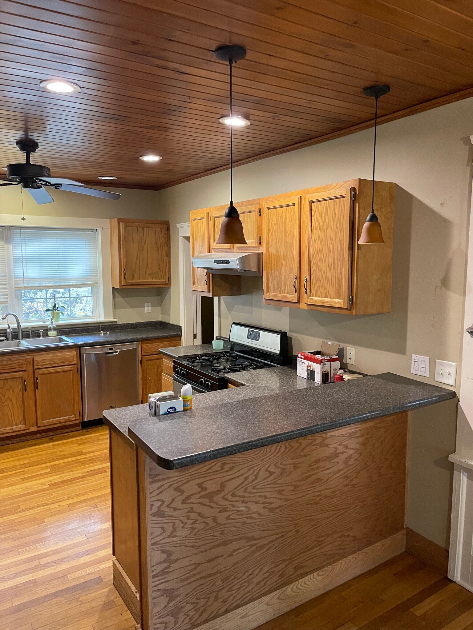 Building Photo - 378 W Main St