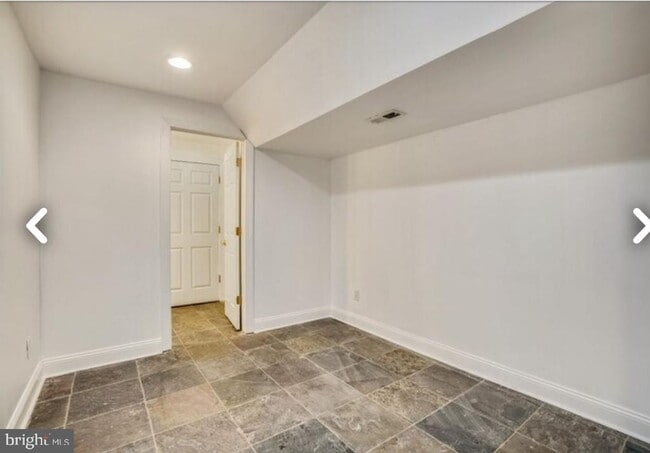 Building Photo - 111 E Cross St