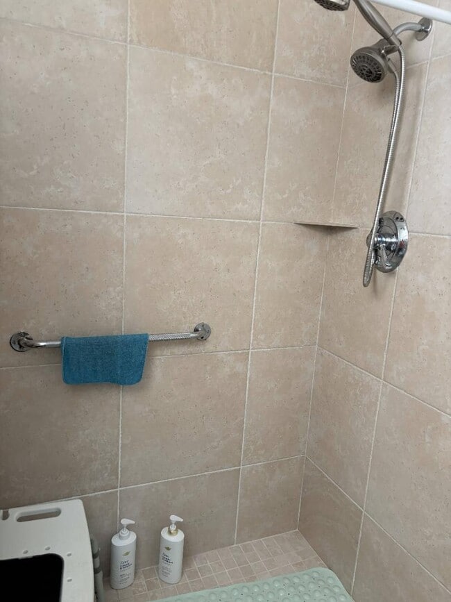 Building Photo - 4330 Falmouth Dr