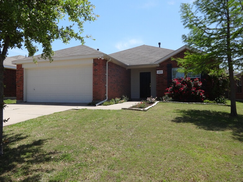 Primary Photo - 2012 Cone Flower Dr