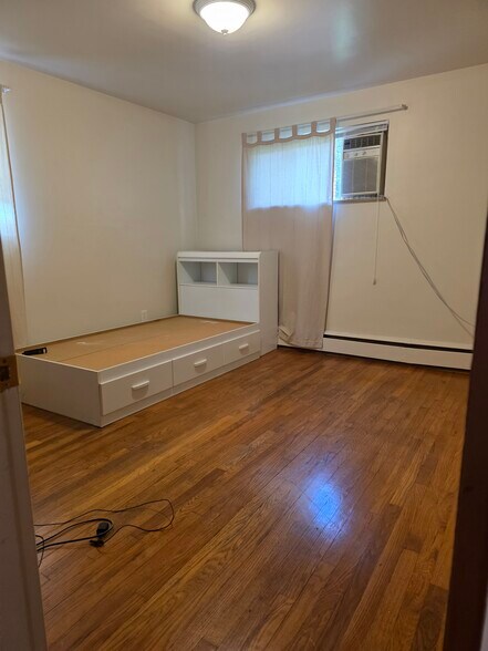 Building Photo - 4250 Saint Martins Pl