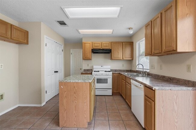 Building Photo - 716 Camp Fire Trail