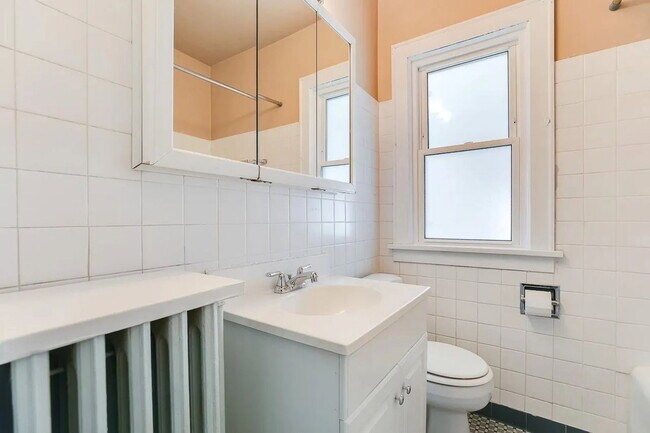 Building Photo - 1164 Randolph Ave