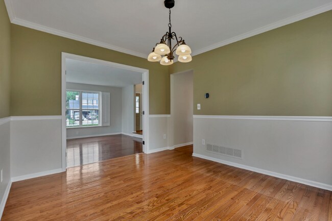 Building Photo - 6715 Sunningdale Dr