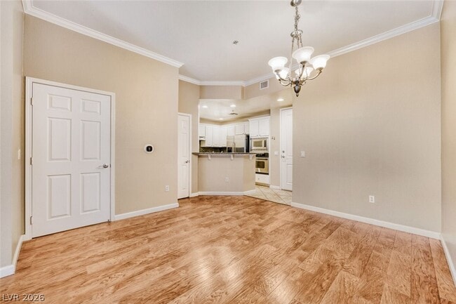 Building Photo - 43 E Agate Ave