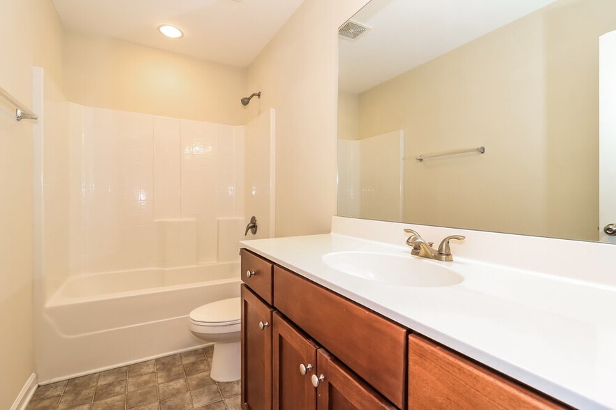 Building Photo - 386 Darbys Run Ct