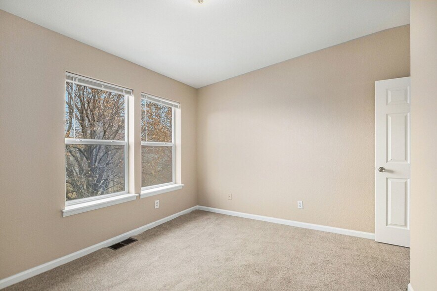 Building Photo - 16373 E 17th Pl