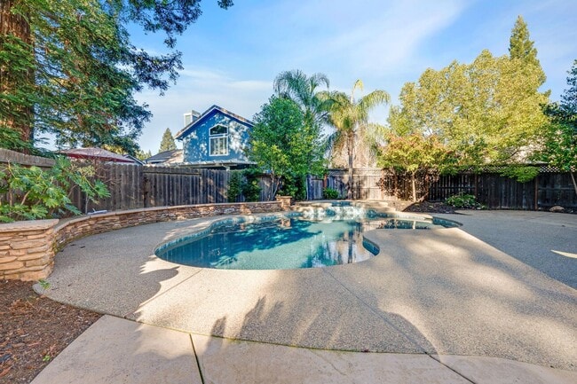 Building Photo - 3 Bedroom Folsom Home with Updated Kitchen, Pool and 3-Car Garage!