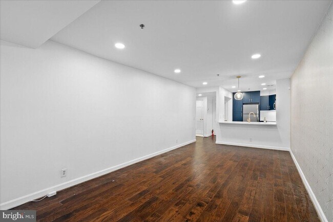 Building Photo - 120 Cameron St