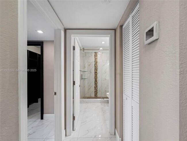 Building Photo - 1800 NW 24th Ave