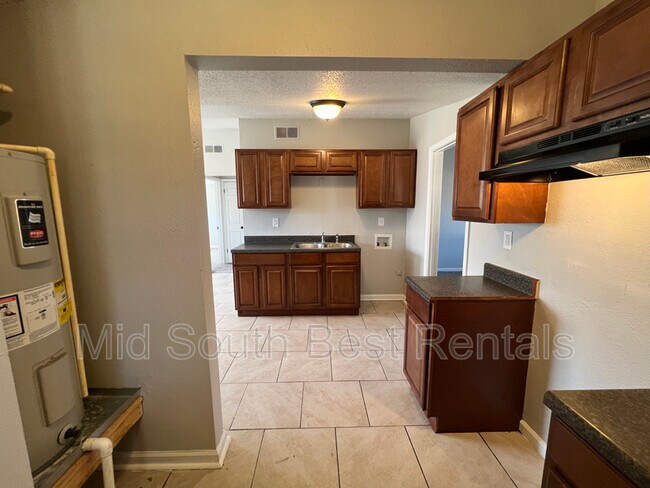 Building Photo - 481 Tuton Cove