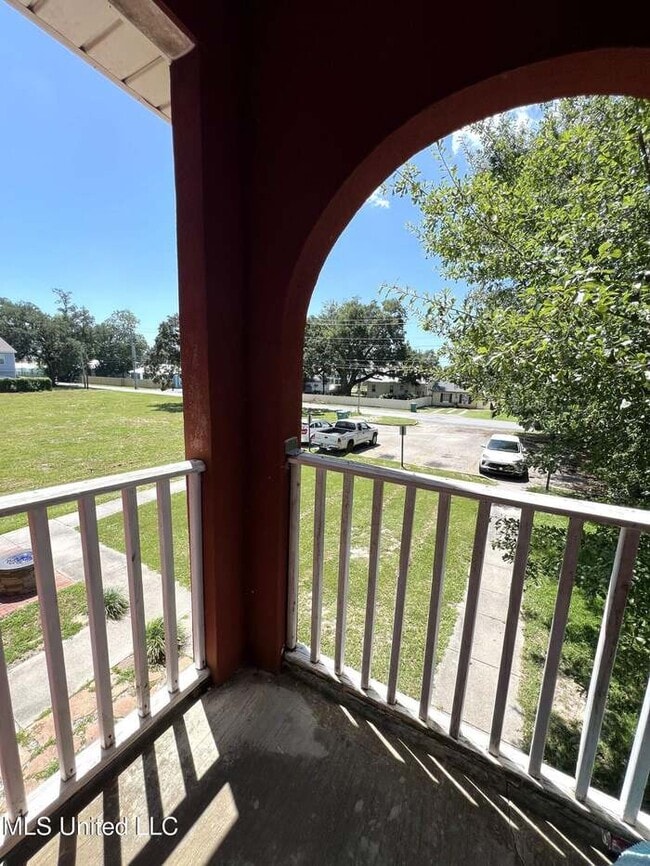 Building Photo - 1037 Township Rd