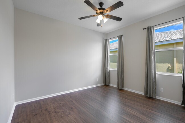 Building Photo - 11263 SW Barton Way
